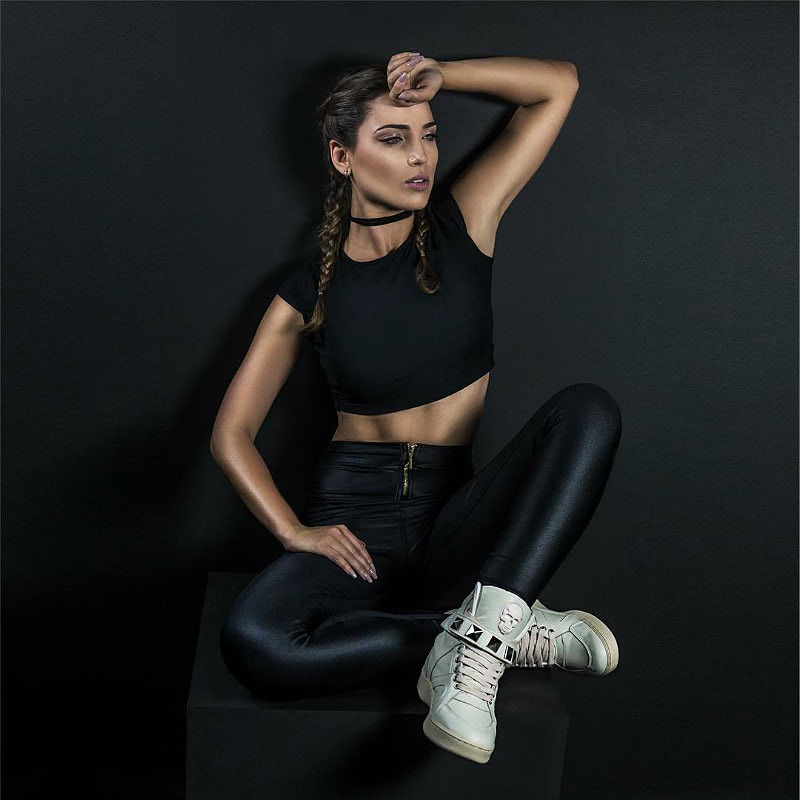 Спортивная одежда — топы