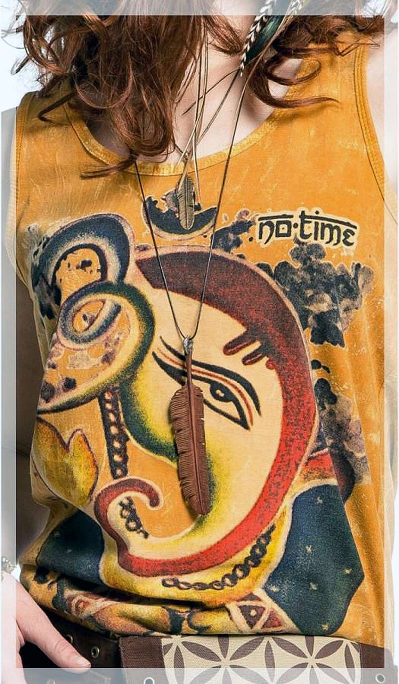 Дизайнерские футболки женские