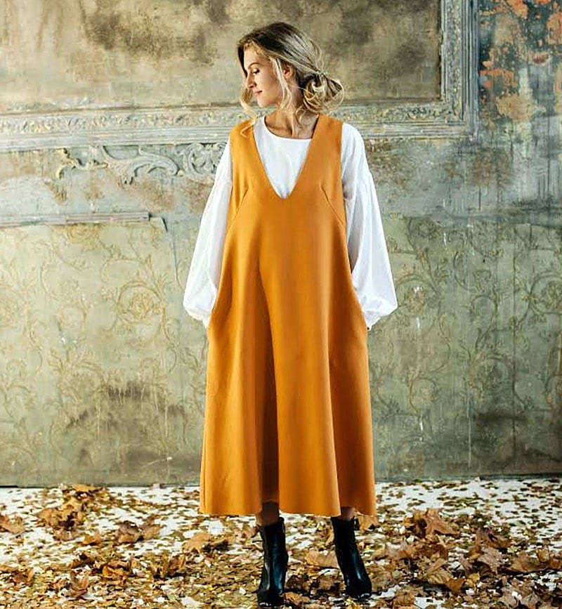 Теплый сарафан желтого цвета