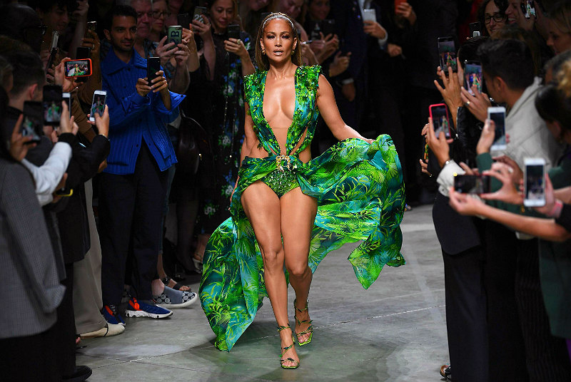 Известные платья Versace