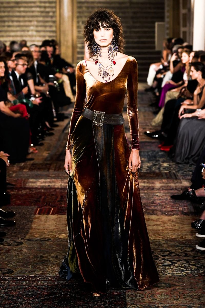 Модная одежда и материал