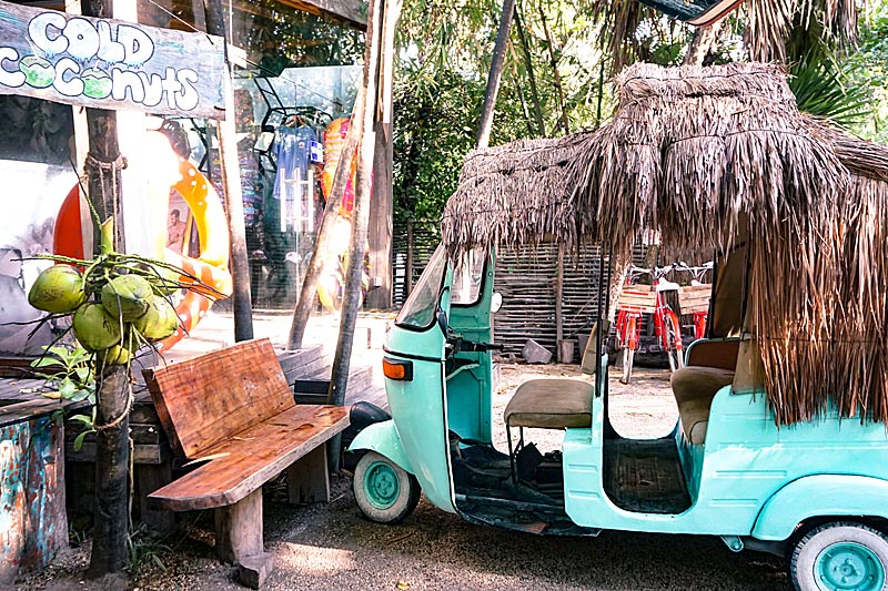 Тук-тук хиппи Тулума