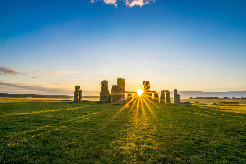 Рассвет в Стоунхендже