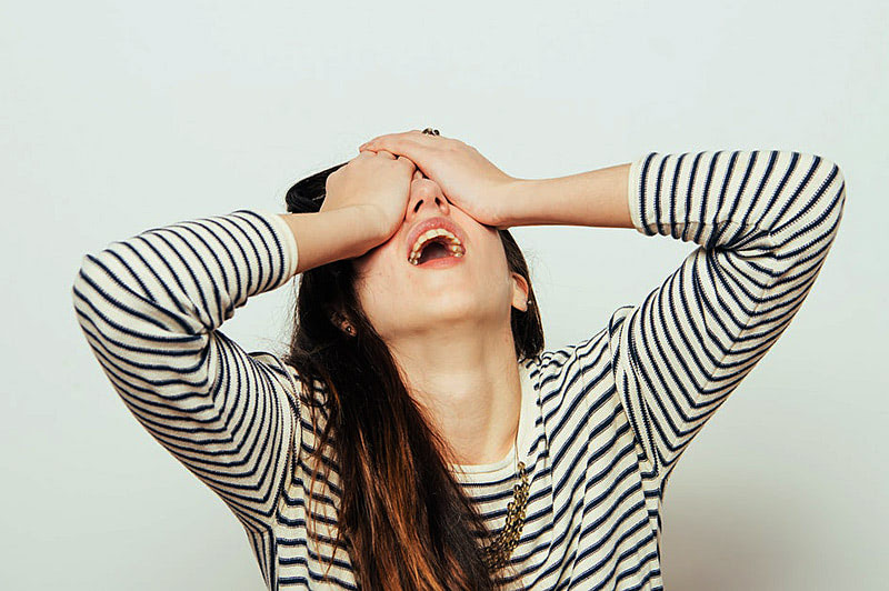 Почему все достало?