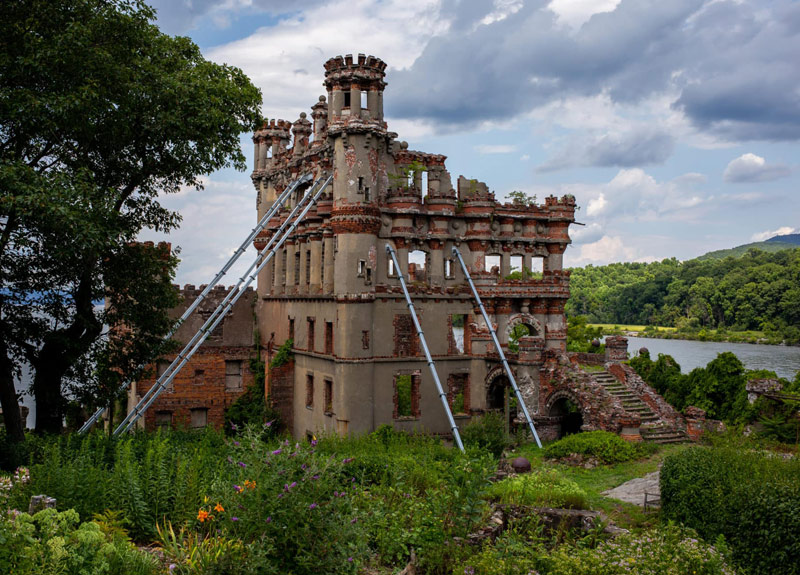 Заброшенные места планеты: замок на острове в США
