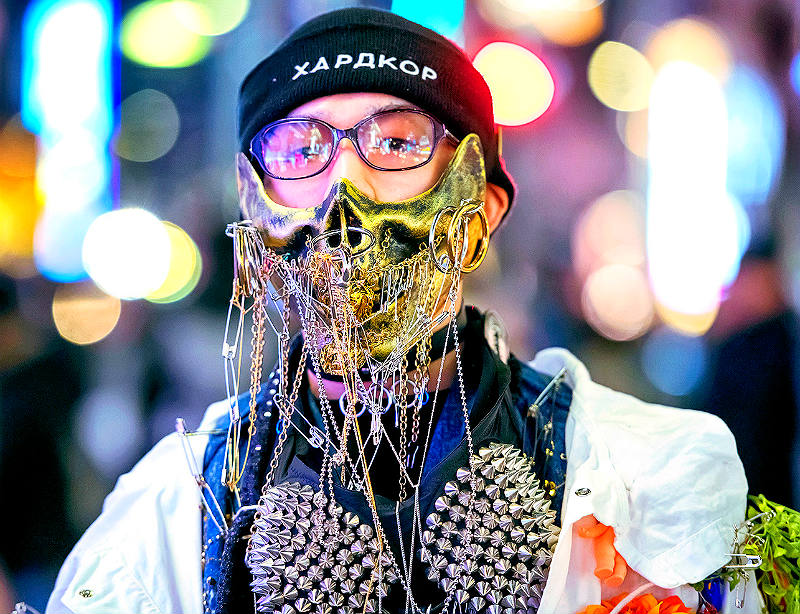 Дизайнерские маски для лица