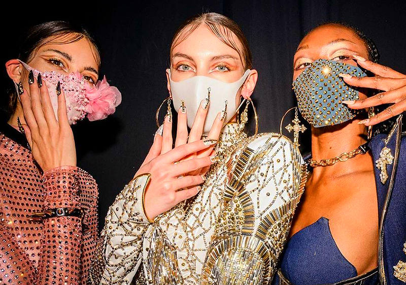 Необычные маски от вирусов