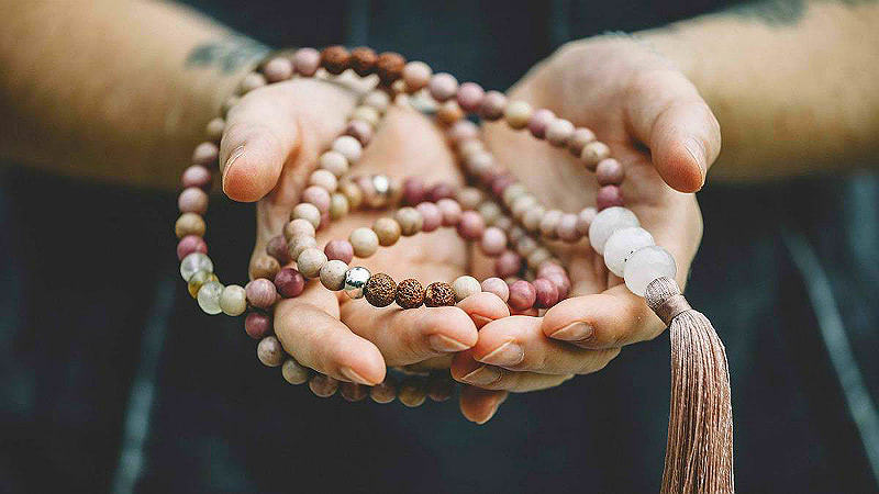 Мантры с четками